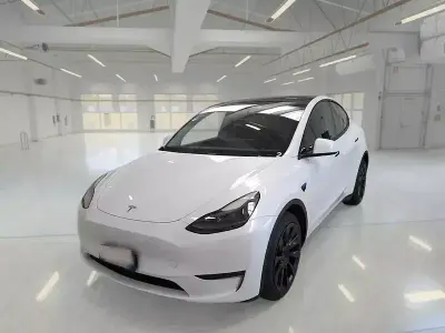 Usata Tesla Model Y 152 kW (208 CV) 2022 Bianco SUV