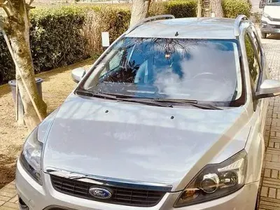 Usata Ford Focus 90 CV (66 kW) 2009 Grigio Station wagon