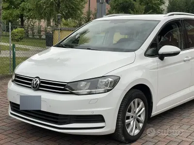 Usata VW Touran 115 CV (84 kW) 2016 Bianco Monovolume