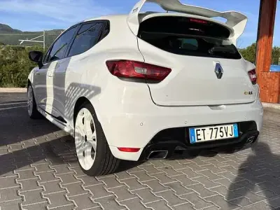 Usado Renault Clio IV R.S. 200 CV (147 kW) 2013 Blanco Berlina
