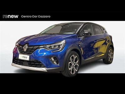 Usata Renault Captur Techno 145 CV (106 kW) 2023 Blu scuro SUV