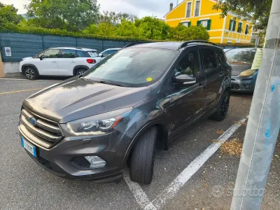 Usata Ford Kuga ST-Line 120 CV (88 kW) 2017 Grigio SUV