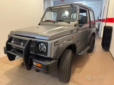 Begagnad Suzuki Samurai 69 HK (50 kW) 1993 Grå SUV