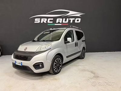 Käytetty Fiat Qubo Lounge 80 HP (58 kW) 2017 Harmaa Tila-auto