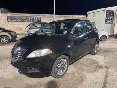 Usata Lancia Ypsilon Platinum 69 CV (50 kW) 2012 Nero Utilitaria