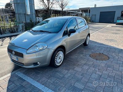 Usata Fiat Grande Punto Active 65 CV (47 kW) 2008 Grigio Utilitaria