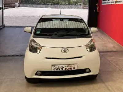 Usata Toyota iQ 68 CV (50 kW) 2010 Bianco Utilitaria