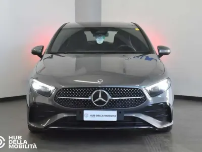 Usata Mercedes A180 Advanced Plus 116 CV (85 kW) 2025 Grigio Berlina