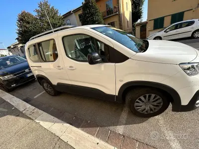 Usata Peugeot Rifter 102 CV (75 kW) 2022 Monovolume