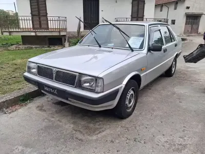 Gebraucht Lancia Prisma 78 PS (57 kW) 1984 Grau Limousine
