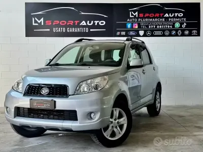 Usata Daihatsu Terios 102 CV (75 kW) 2011 Grigio SUV