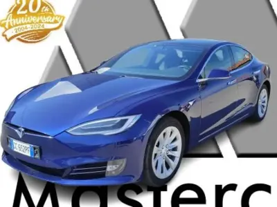 Usata Tesla Model S Long Range AWD 158 kW (215 CV) 2020 Blu/azzurro Utilitaria