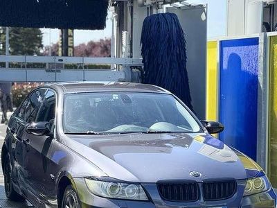 Begagnad BMW 318 129 HK (94 kW) 2006 Sedan