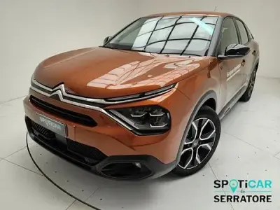 Usata Citroën e-C4 Feel 100 kW (136 CV) 2022 Arancione Berlina