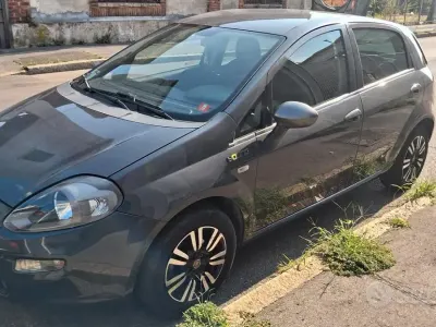 Usata Fiat Punto Young 69 CV (50 kW) 2014 Grigio Utilitaria