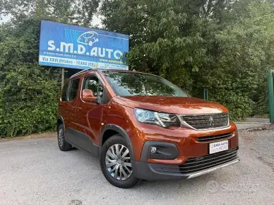 Usata Peugeot Rifter Allure 131 CV (96 kW) 2019 Grigio Monovolume