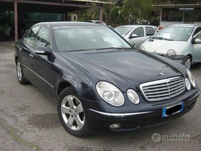 Usata Mercedes E270 Elegance 224 CV (164 kW) 2008 Nero Berlina