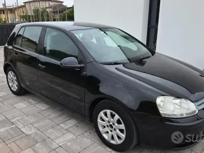 Begagnad VW Golf IV 105 HK (77 kW) 2006 Svart Sedan