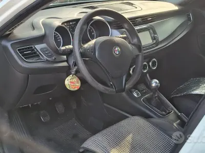 Usata Alfa Romeo Giulietta 120 CV (88 kW) 2015 Bianco Utilitaria