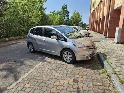 Begagnad Honda Jazz Elegance 98 HK (72 kW) 2011 Silver Halvkombi