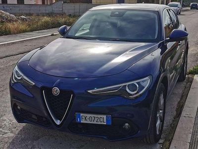 Usata Alfa Romeo Stelvio Executive 209 CV (153 kW) 2017 Blu/azzurro SUV