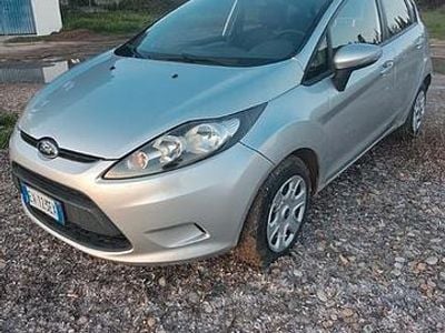 Grigio Usata 2014 Ford Fiesta Titanium Berlina | 4800 € (Buon prezzo)