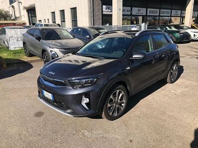 Usata Kia Stonic 99 CV (72 kW) 2020 Gray SUV