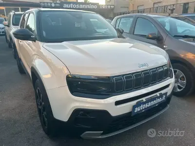 Käytetty Jeep Avenger Summit 101 HP (74 kW) 2025 Valkoinen Katumaasturi