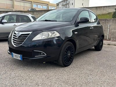 Usata Lancia Ypsilon Gold 69 CV (50 kW) 2014 Nero Utilitaria