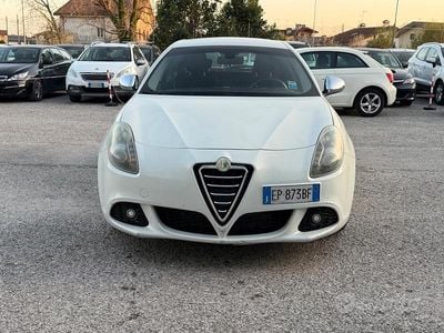 Usata Alfa Romeo Giulietta Distinctive 105 CV (77 kW) 2012 Bianco Utilitaria