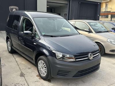 Usata VW Caddy Trendline 75 CV (55 kW) 2019 Blu/azzurro Monovolume