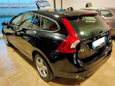Usata Volvo V60 Business Edition 120 CV (88 kW) 2017 Nero Station wagon