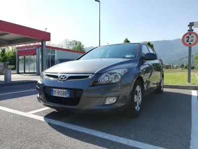 Usata Hyundai i30 Classic 109 CV (80 kW) 2009 Grigio Berlina