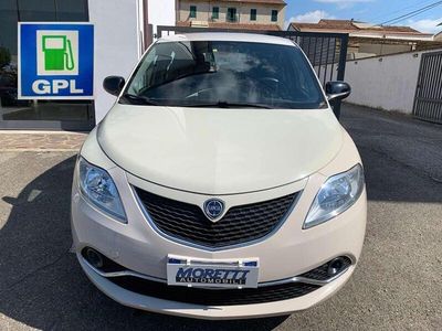 Usata Lancia Ypsilon Gold 69 CV (50 kW) 2017 Beige Utilitaria