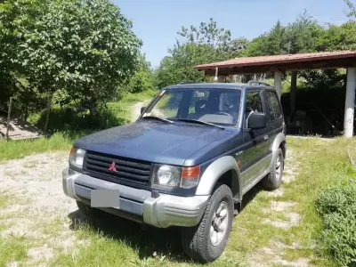 Usata Mitsubishi Pajero 84 CV (61 kW) 1996 Bluazzurro SUV