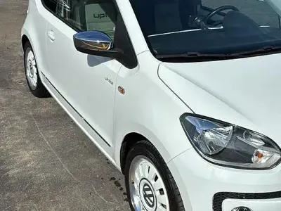 Begagnad VW up! 75 HK (55 kW) 2012 Vit Halvkombi