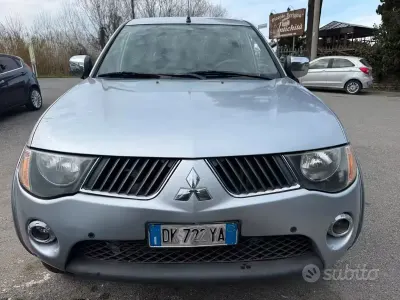 Käytetty Mitsubishi L200 Invite 136 HP (100 kW) 2007 Harmaa Nouto