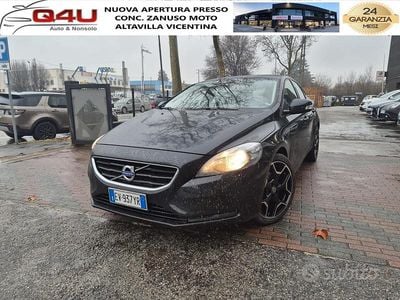Usata Volvo V40 Kinetic 115 CV (84 kW) 2014 Nero Berlina