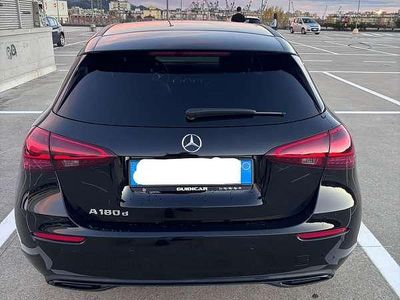 Käytetty Mercedes A180 Premium 116 HP (85 kW) 2023 Musta Sedan