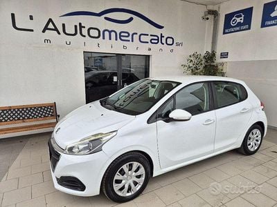 Usata Peugeot 208 Business-Line 68 CV (50 kW) 2015 Bianco Utilitaria