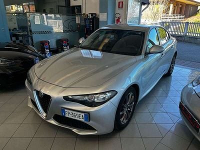 Usata Alfa Romeo Giulia Business Launch Edition 150 CV (110 kW) 2018 Argento Berlina
