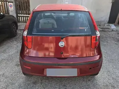 Usata Fiat Punto 60 CV (44 kW) 2005 Utilitaria