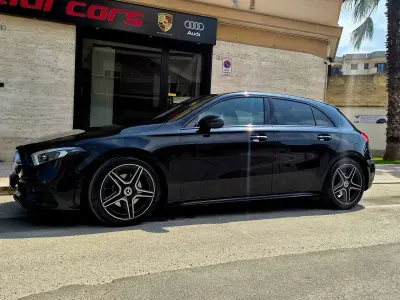Usata Mercedes A180 Premium 116 CV (85 kW) 2019 Nero Berlina