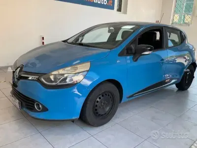 Usata Renault Clio IV 73 CV (53 kW) 2013 Bluazzurro Berlina