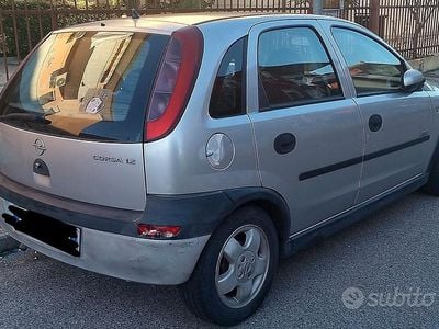 Usata Opel Corsa 75 CV (55 kW) 2001 Grigio Utilitaria