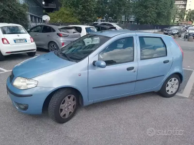 Usata Fiat Punto 60 CV (44 kW) 2005 Blu Utilitaria