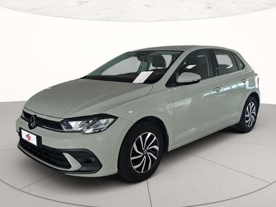 Usata VW Polo Life 95 CV (69 kW) 2023 Ascot grey Utilitaria