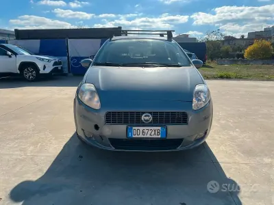Usata Fiat Grande Punto 65 CV (47 kW) 2006 Grigio Utilitaria