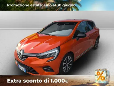 Usata Renault Clio V Techno 145 CV (106 kW) 2023 Arancione Berlina