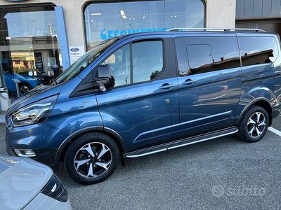 Usata Ford Tourneo 185 CV (136 kW) 2021 Monovolume